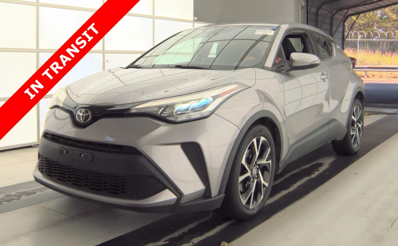 2020 Toyota C-HR XLE's photo