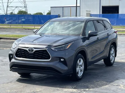 Photos of 2023 Toyota Highlander LE for sale in Alvin, TX at Auto Boutique Texas