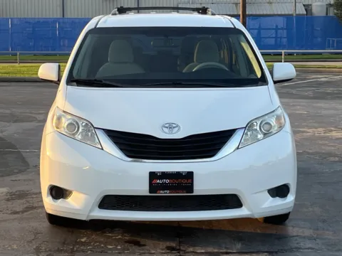 More photos of 2014 Toyota Sienna LE at Auto Boutique Texas, TX