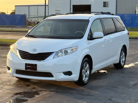 Another view of 2014 Toyota Sienna LE for sale in Alvin, TX at Auto Boutique Texas