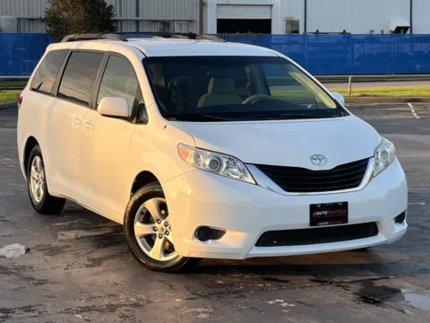 Photos of 2014 Toyota Sienna LE for sale in Alvin, TX at Auto Boutique Texas