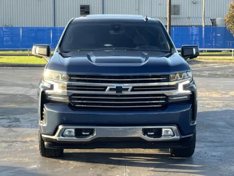 More photos of 2021 Chevrolet Silverado 1500 High Country at Auto Boutique Texas, TX