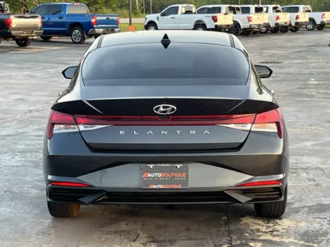 More photos of 2021 Hyundai Elantra SEL at Auto Boutique Texas, TX