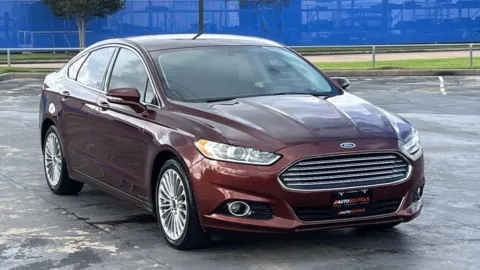 White 2016 Ford Fusion Titanium for sale in Alvin, TX