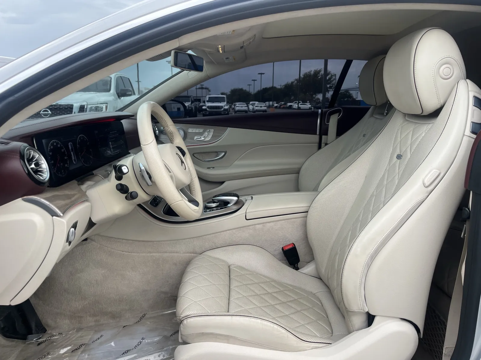 Mercedes-Benz E-Class photo 26