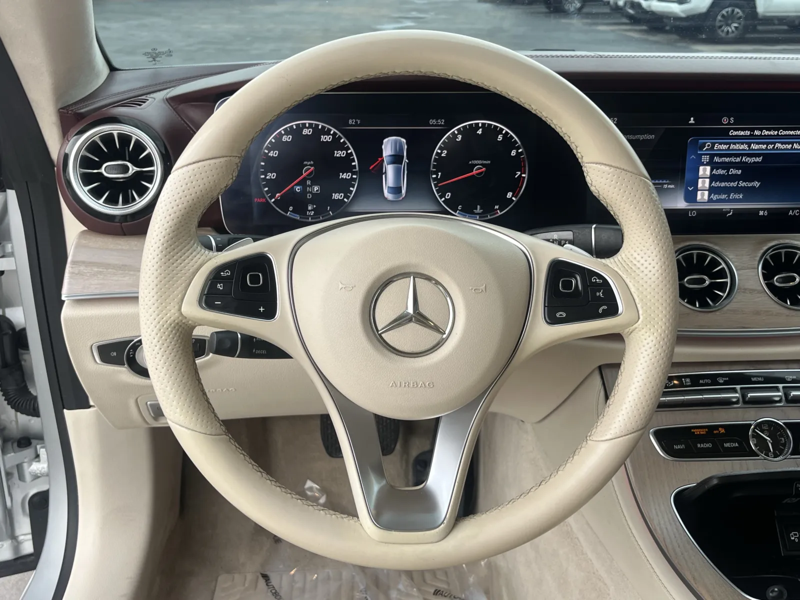 Mercedes-Benz E-Class photo 16