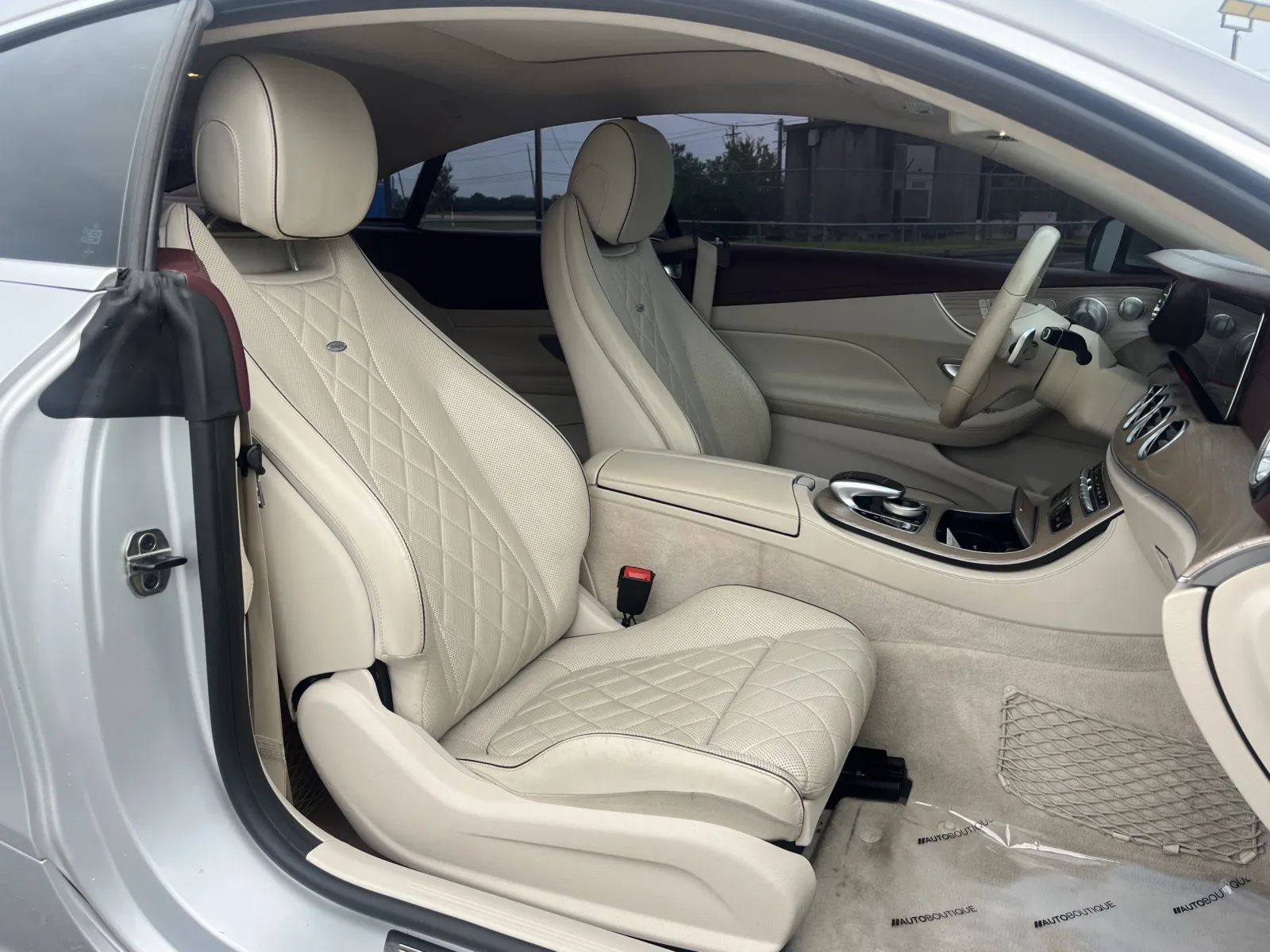 Mercedes-Benz E-Class photo 27