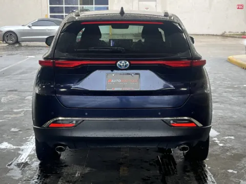 More photos of 2023 Toyota Venza XLE at Auto Boutique Texas, TX