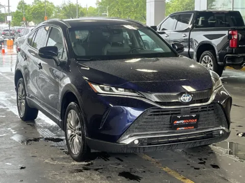 Photos of 2023 Toyota Venza XLE for sale in Alvin, TX at Auto Boutique Texas
