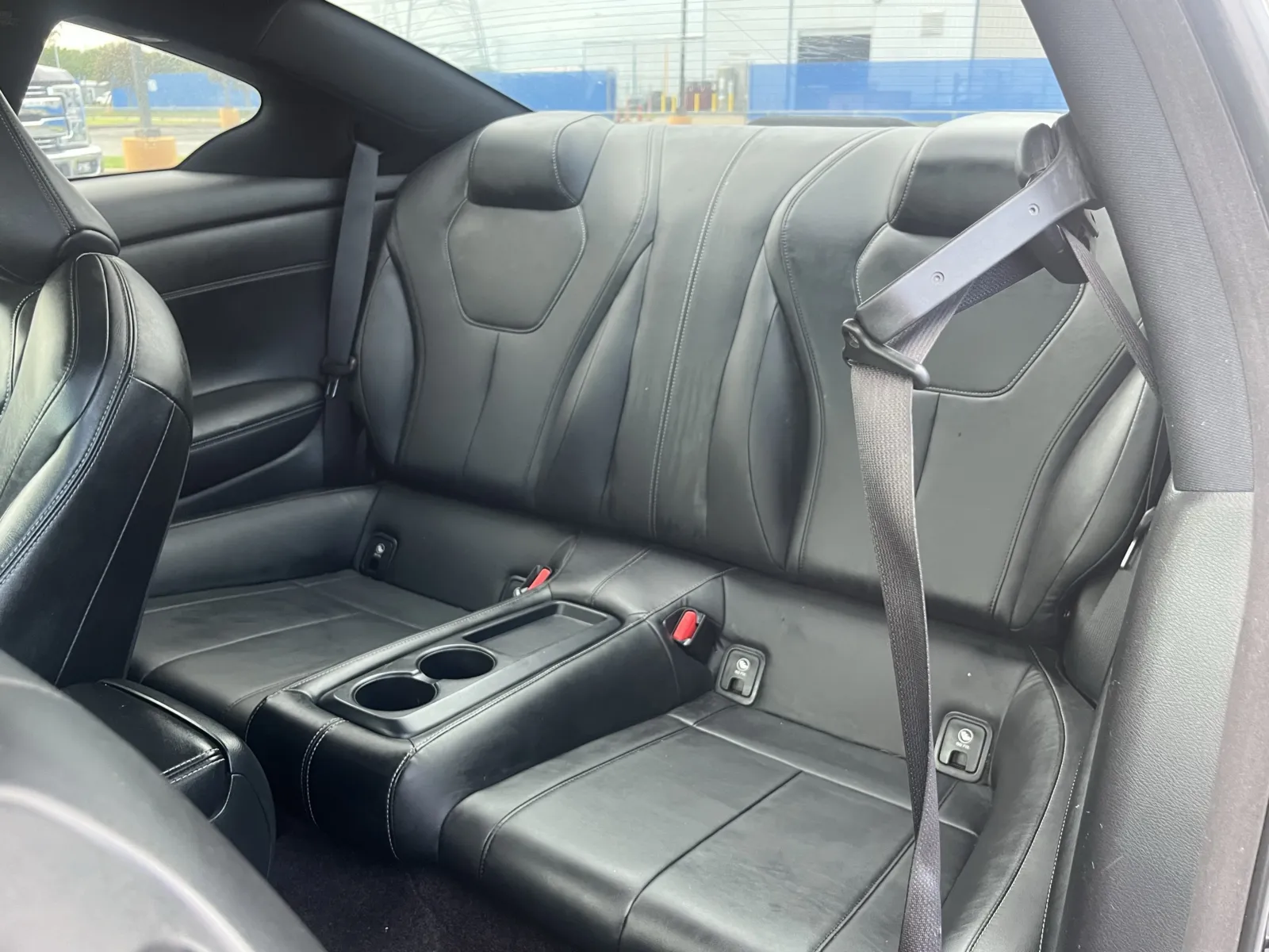 Infiniti Q60 photo 27