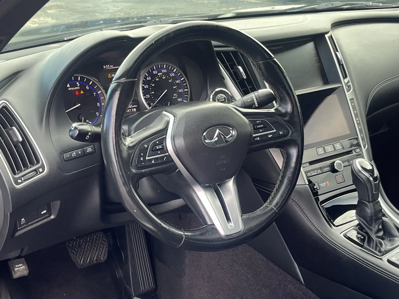Infiniti Q60 photo 13
