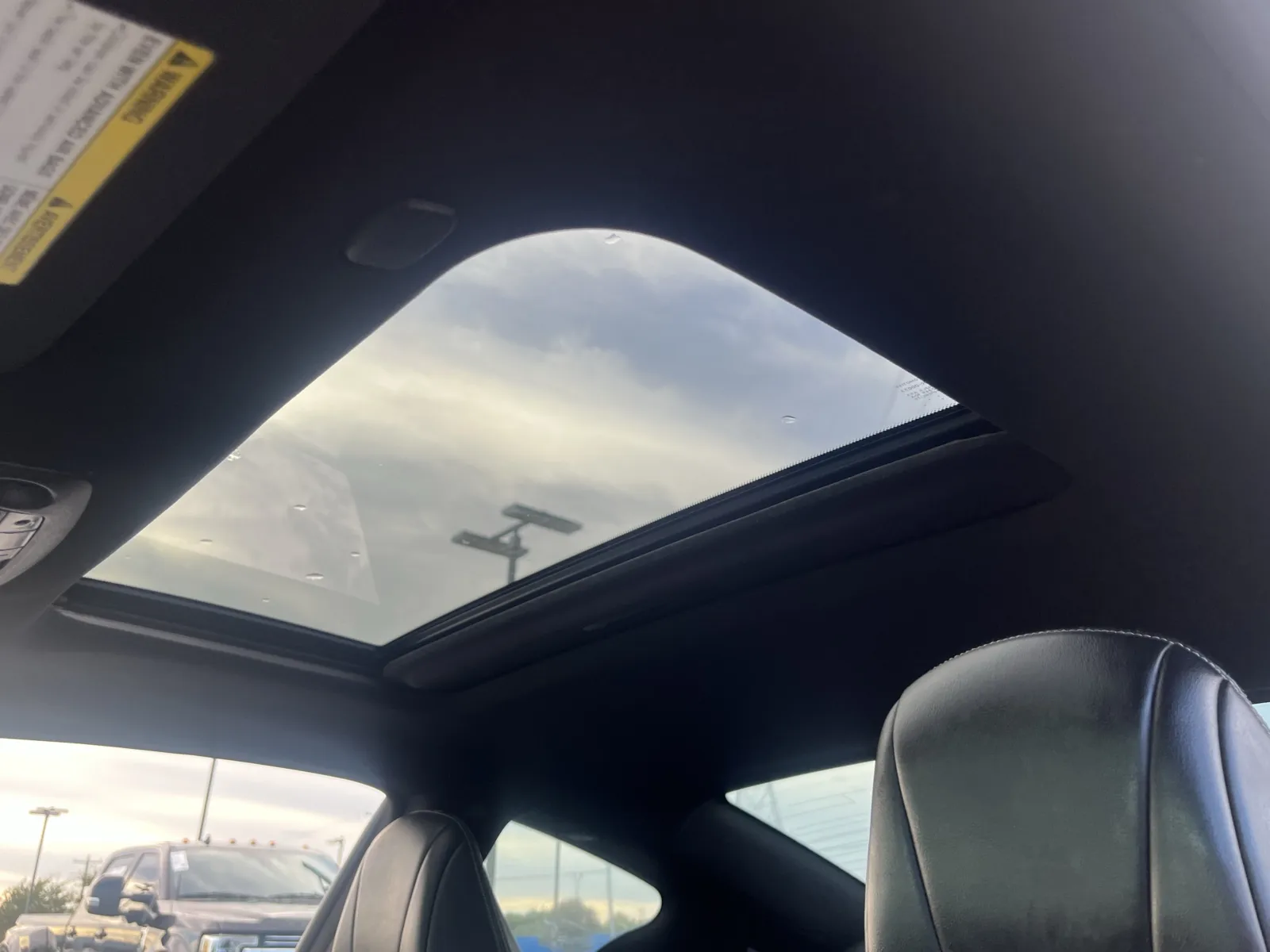 Infiniti Q60 photo 7