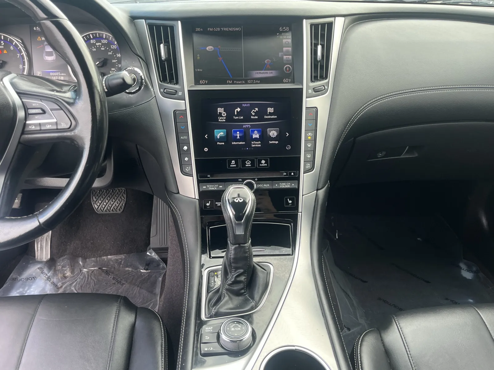 Infiniti Q60 photo 24