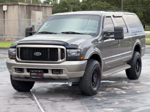Another view of 2004 Ford Excursion Limited for sale in Alvin, TX at Auto Boutique Texas