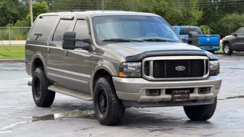 Gold 2004 Ford Excursion Limited for sale in Alvin, TX