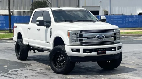 White 2019 Ford Super Duty F-250 SRW Limited for sale in Alvin, TX