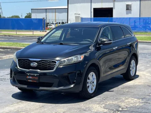 Another view of 2019 Kia Sorento LX for sale in Alvin, TX at Auto Boutique Texas