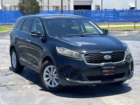Photos of 2019 Kia Sorento LX for sale in Alvin, TX at Auto Boutique Texas