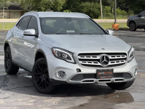 Photos of 2019 Mercedes-Benz GLA 250 for sale in Alvin, TX at Auto Boutique Texas