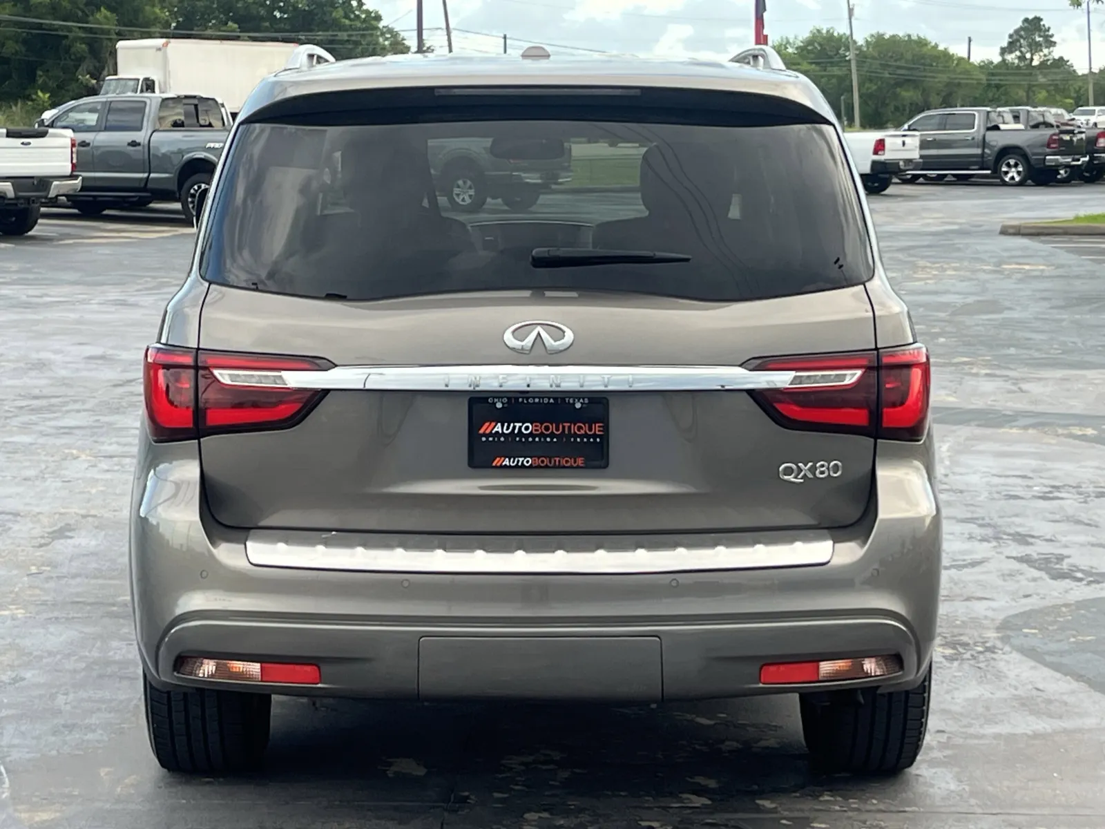 Infiniti QX80 photo 5