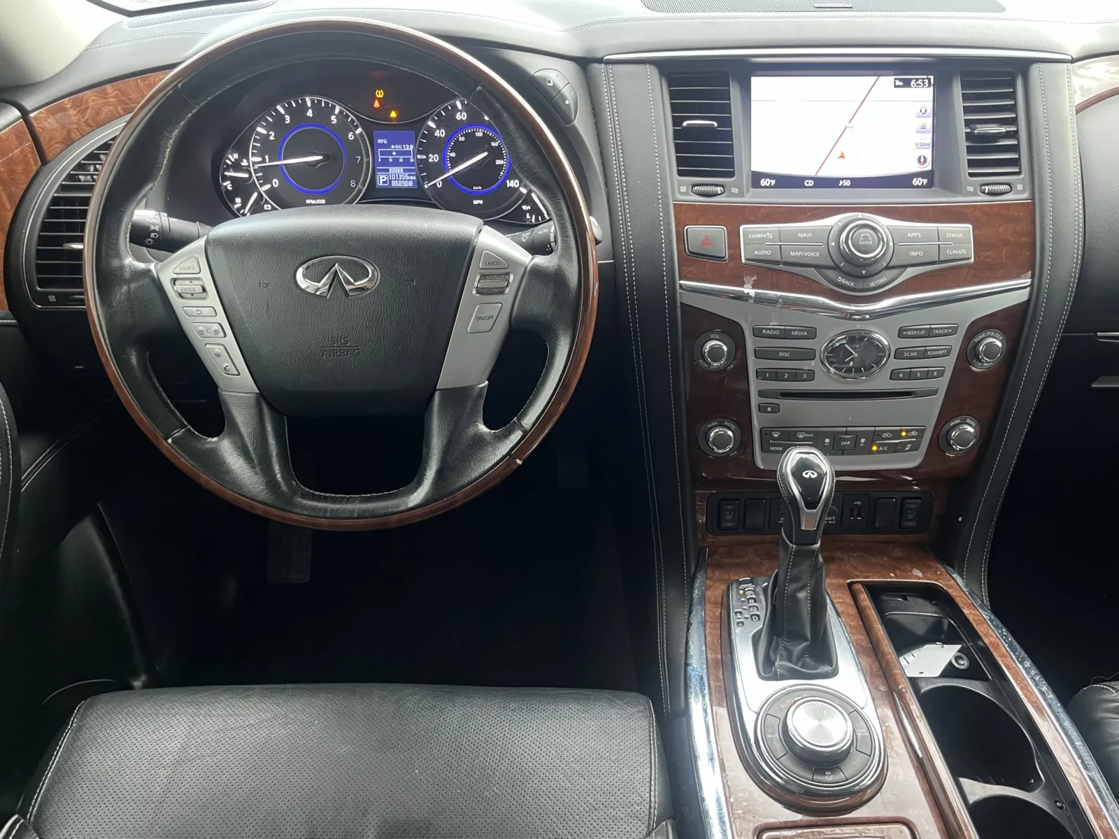 Infiniti QX80 photo 12