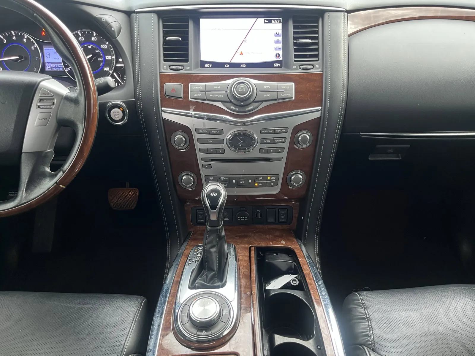 Infiniti QX80 photo 21