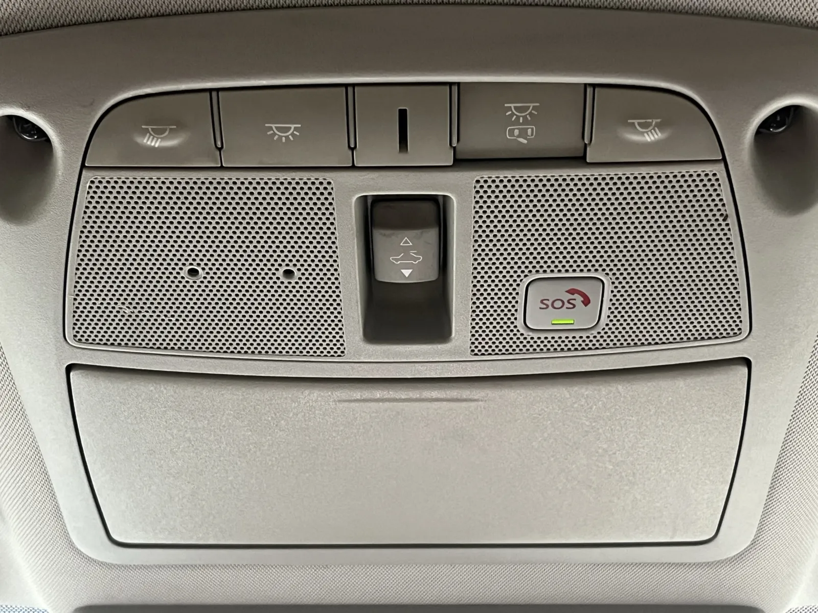 Infiniti QX80 photo 20