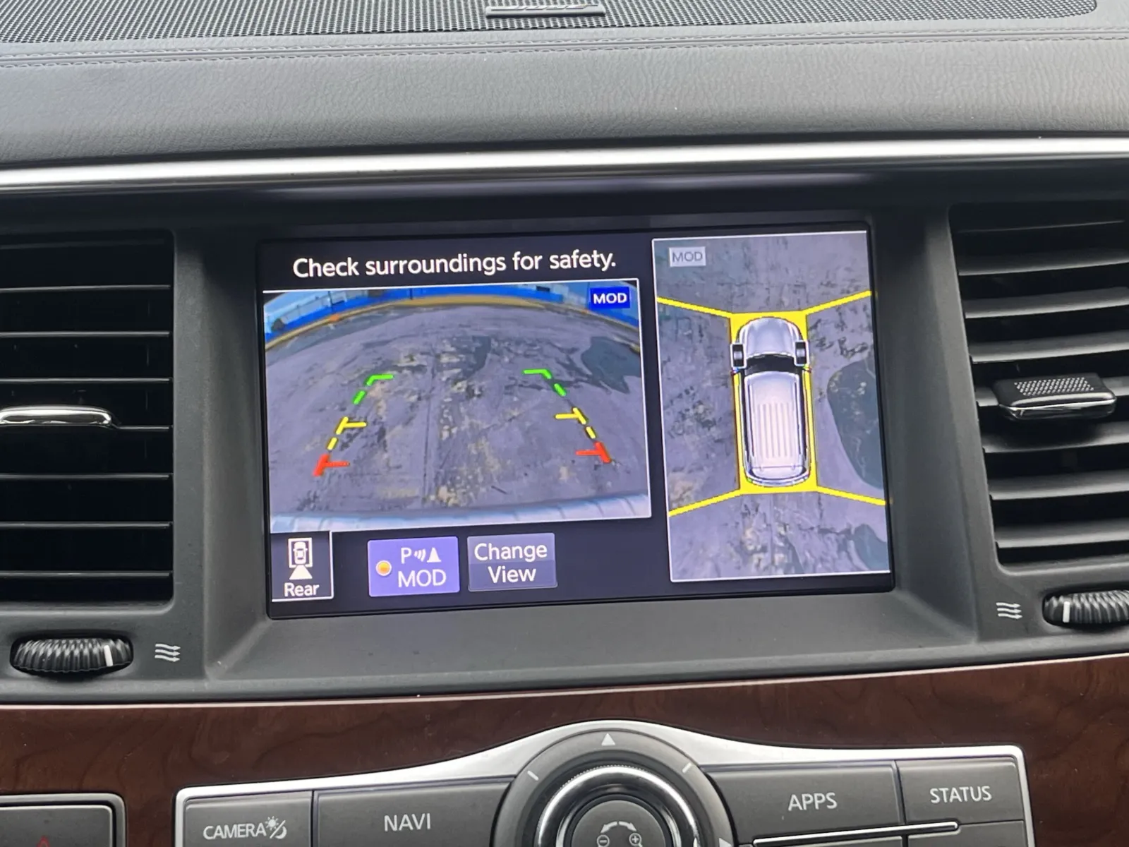 Infiniti QX80 photo 19