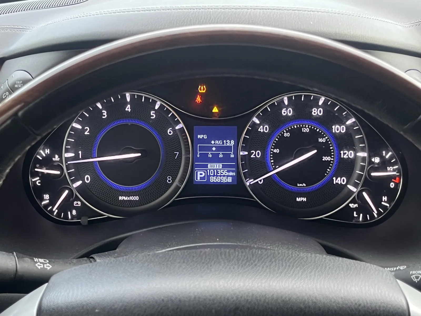 Infiniti QX80 photo 16