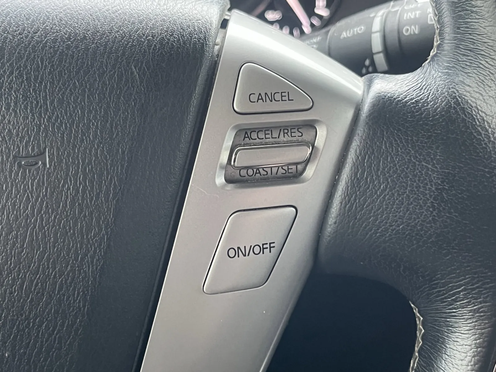 Infiniti QX80 photo 15