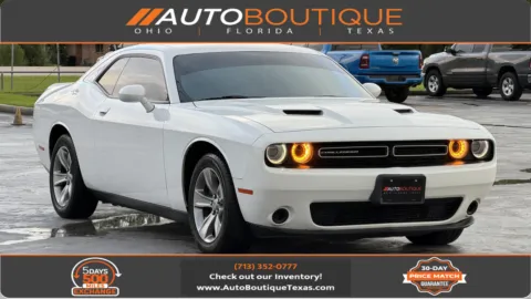 White 2019 Dodge Challenger SXT for sale in Alvin, TX