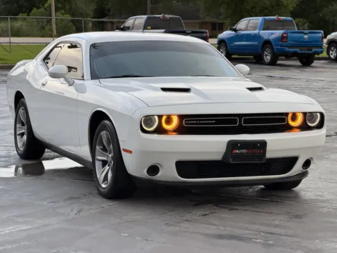 Photos of 2019 Dodge Challenger SXT for sale in Alvin, TX at Auto Boutique Texas