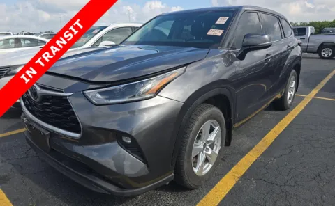Gray 2021 Toyota Highlander LE for sale in Alvin, TX