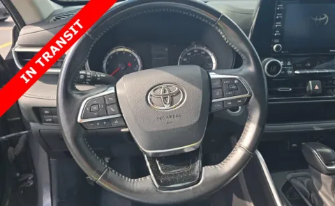 More photos of 2021 Toyota Highlander LE at Auto Boutique Texas, TX
