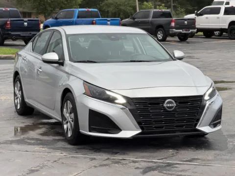 Photos of 2023 Nissan Altima 2.5 S for sale in Alvin, TX at Auto Boutique Texas