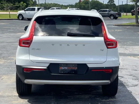 More photos of 2020 Volvo XC40 Momentum at Auto Boutique Texas, TX