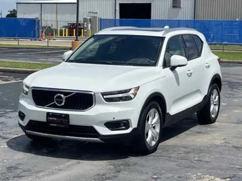 Another view of 2020 Volvo XC40 Momentum for sale in Alvin, TX at Auto Boutique Texas
