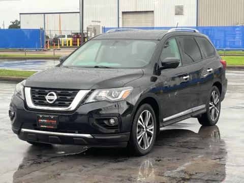 Another view of 2017 Nissan Pathfinder Platinum for sale in Alvin, TX at Auto Boutique Texas