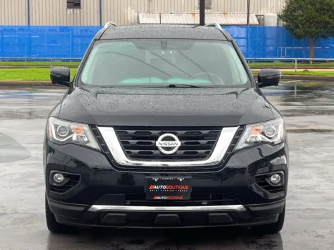 More photos of 2017 Nissan Pathfinder Platinum at Auto Boutique Texas, TX