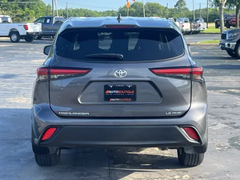 More photos of 2022 Toyota Highlander LE at Auto Boutique Texas, TX