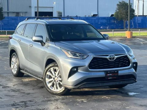 Photos of 2022 Toyota Highlander Limited for sale in Alvin, TX at Auto Boutique Texas