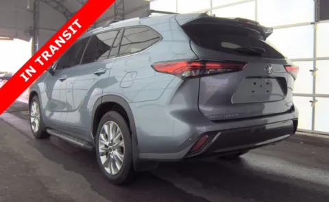 More photos of 2022 Toyota Highlander Limited at Auto Boutique Texas, TX