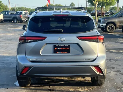More photos of 2022 Toyota Highlander Limited at Auto Boutique Texas, TX