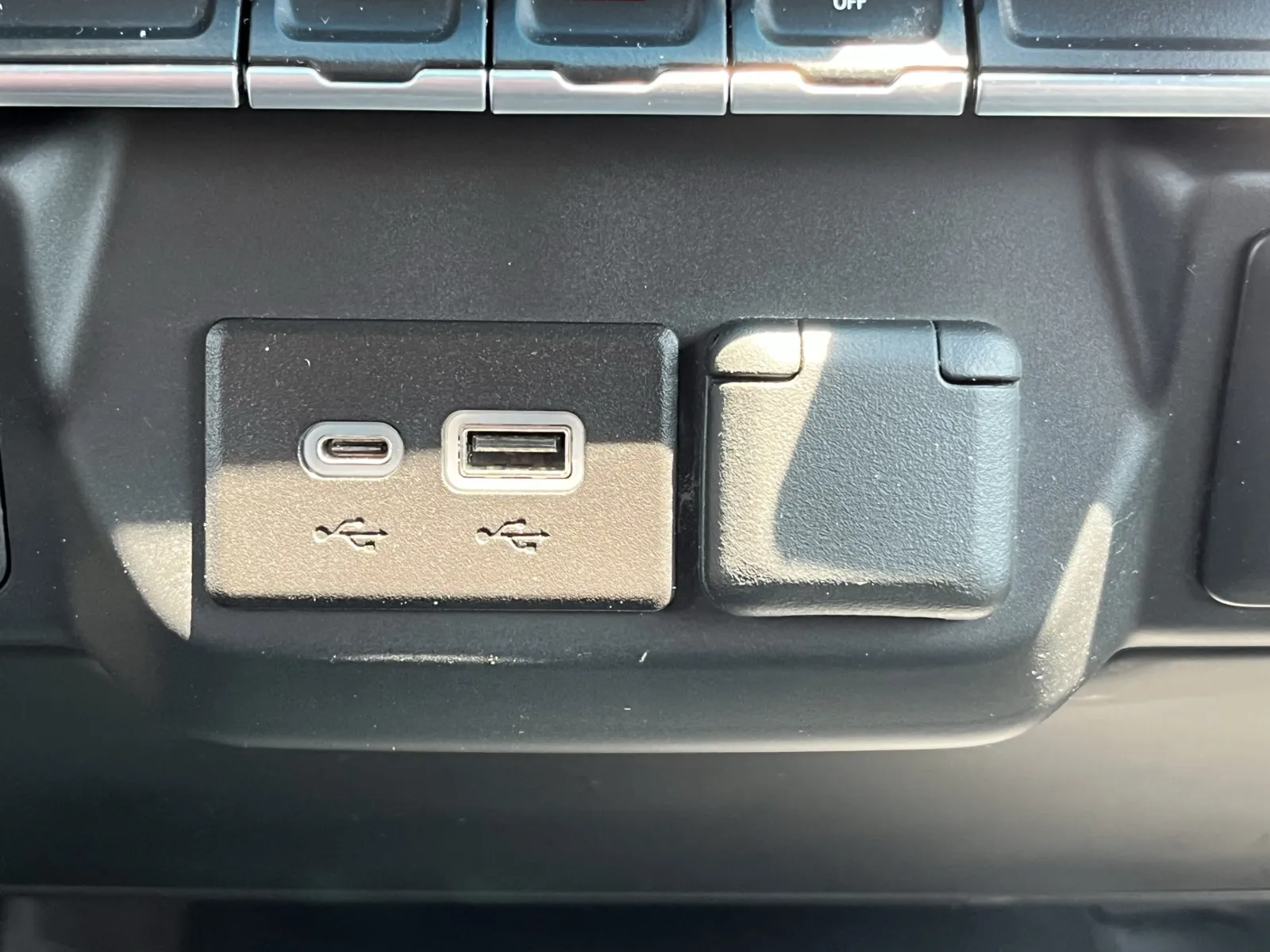 Chevrolet Silverado photo 18