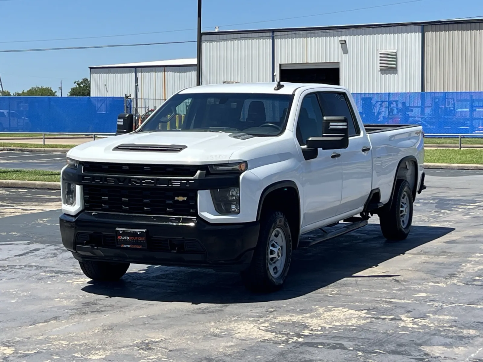Chevrolet Silverado photo 2