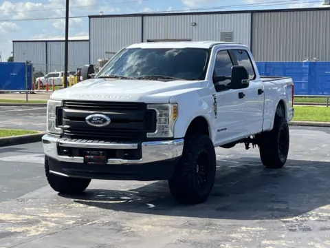 Photos of 2017 Ford Super Duty F-250 SRW XL for sale in Alvin, TX at Auto Boutique Texas