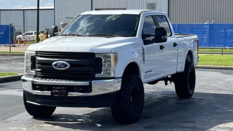 White 2017 Ford Super Duty F-250 SRW XL for sale in Alvin, TX