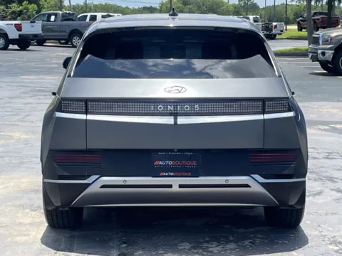 More photos of 2022 Hyundai IONIQ 5 SEL at Auto Boutique Texas, TX