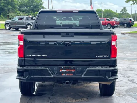 More photos of 2021 Chevrolet Silverado 1500 Custom at Auto Boutique Texas, TX