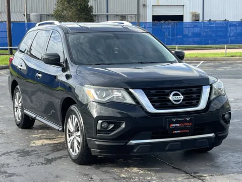 Photos of 2020 Nissan Pathfinder SV for sale in Alvin, TX at Auto Boutique Texas